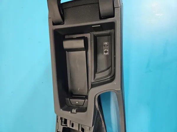 Accoudoir OEM 9207357 pour BMW F30 2011-2015 image 5