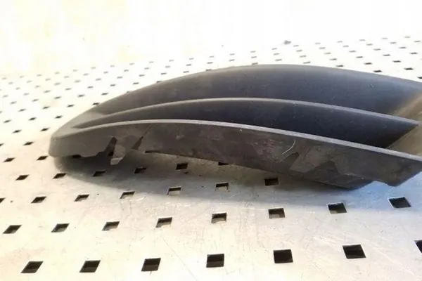 Griglia paraurti anteriore SKODA OCTAVIA II 1.6L Diesel image 3