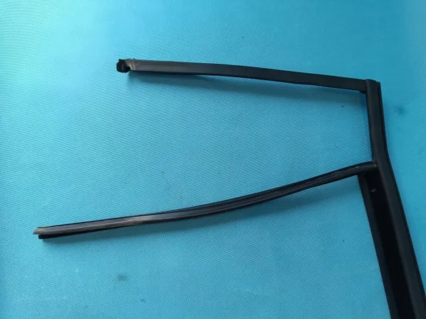 OEM 5NA839432F Rechter Achterdeurgeleider VW Tiguan image 3