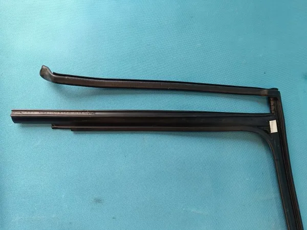 OEM 5NA839432F Rechter Achterdeurgeleider VW Tiguan image 5