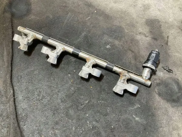 Capteur de pression carburant OEM P5PR13150 Mazda 2 image 3