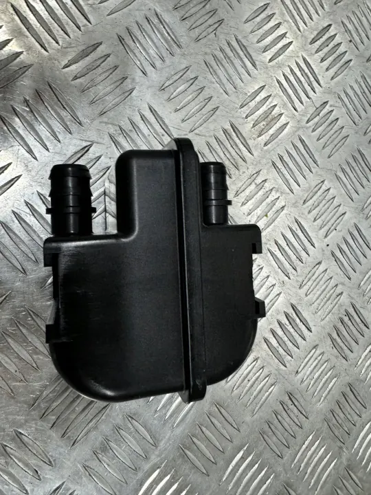 Brandstofdampkanister OEM A77746-33010 voor Toyota Yaris image 7