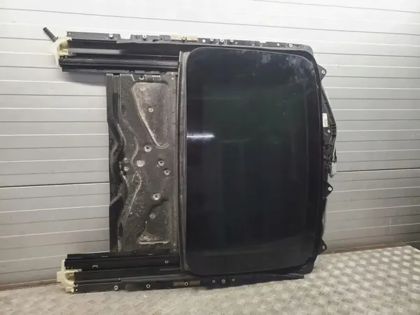Toit ouvrant BMW F10 OEM 7231858 - État utilisé image 2