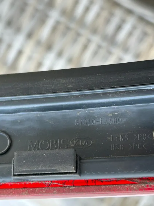 Kia Sportage IV Kofferbakklep Trim OEM 87310-F1500 image 9