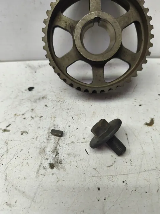 Distributietandwielschroef OEM 1352327010 Toyota 2.0 D4D image 5