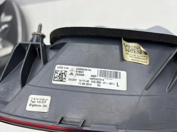 MERCEDES C-KLASA W205 SEDAN ACHTERLICHT RECHTS 2014- image 5