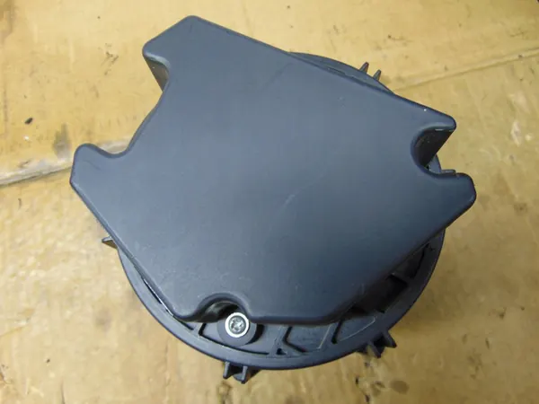 Pompe à air secondaire Mercedes Classe C W211 2.6 V6 image 5