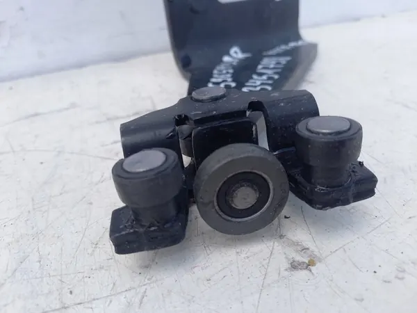 Guida rullo porta destra Trafic III Vivaro B 745965439R image 2