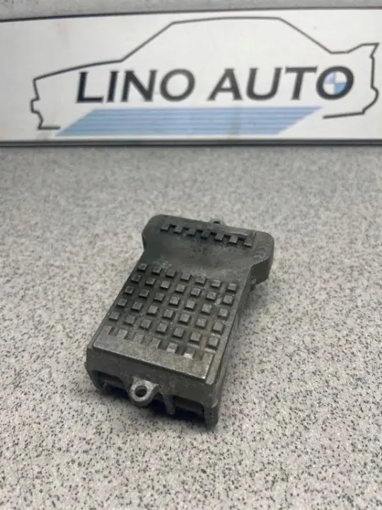 BMW Lämmityspuhaltimen rele OEM 64116918873 - Käytetty image 2