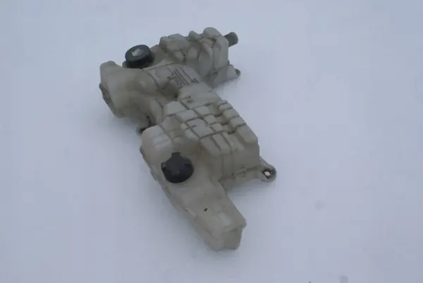 Depósito de expansión de refrigerante OEM 82582817 para Volvo image 3