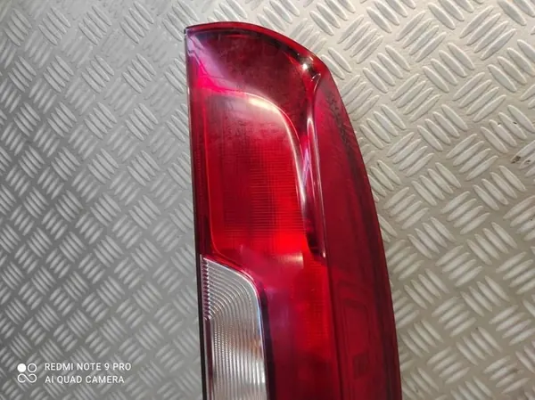 Luz trasera izquierda original Fiat Doblo 2015- image 4