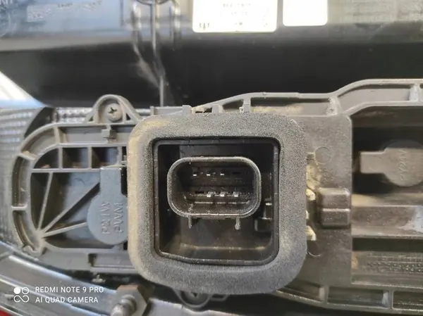 Luz trasera izquierda original Fiat Doblo 2015- image 7