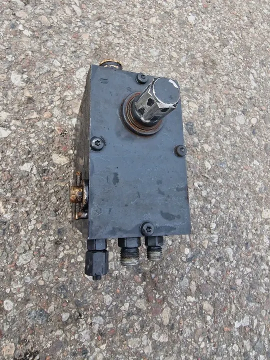 Scania R Cabine kantelpomp OEM 2204435 - Gebruikt image 3