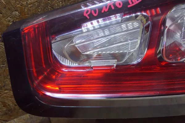 Lámpara Trasera Izquierda Fiat Punto Evo 2012 2013 OEM 51927097 image 3