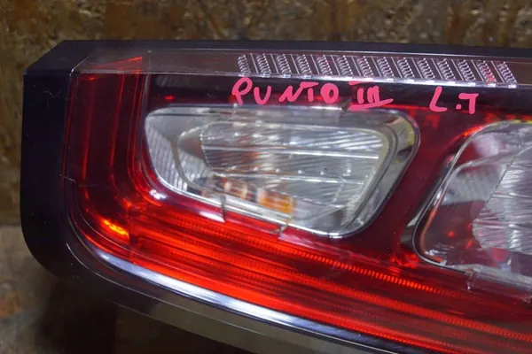 Lámpara Trasera Izquierda Fiat Punto Evo 2012 2013 OEM 51927097 image 9
