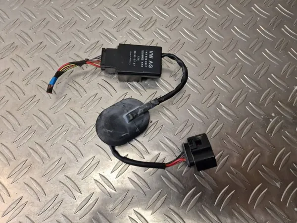 Brandstofpompmodule 1K0906093F voor VW Golf 5 image 2