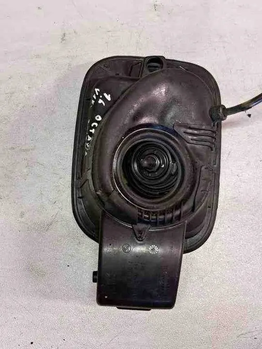 Bränsletankluckmotor SKODA OCTAVIA III 5E0809702C image 3