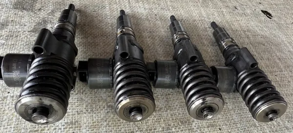 Ruiskutuspumppu OEM 03G130073G+ 2.0 TDI:lle image 5