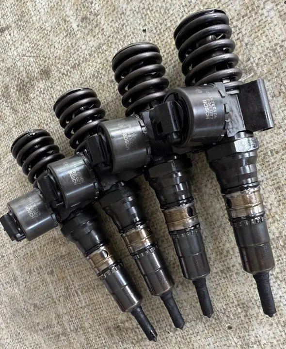 Ruiskutuspumppu OEM 03G130073G+ 2.0 TDI:lle image 7