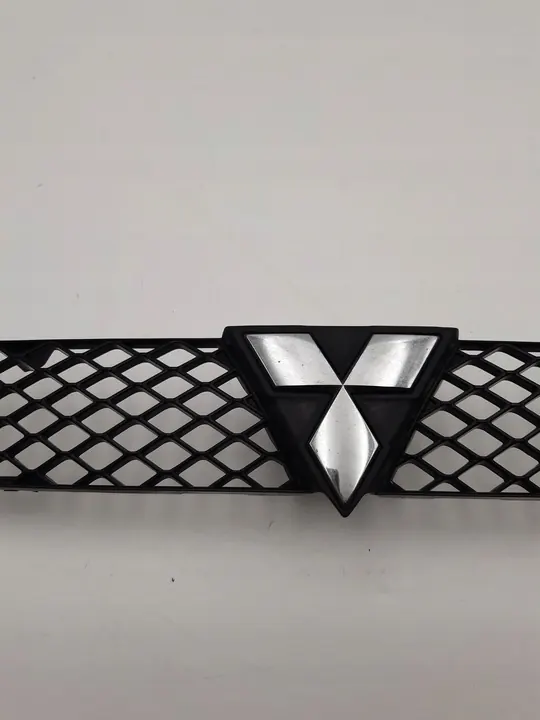 Mitsubishi Lancer X Radiator Grille image 2