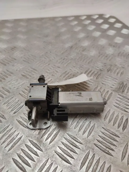 Audi Q8 Istuimen säätömoottori OEM 3Q0959248 image 2