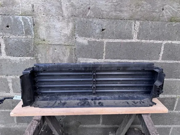 OEM 6VA971277 Persianas Ventilação Volante image 2