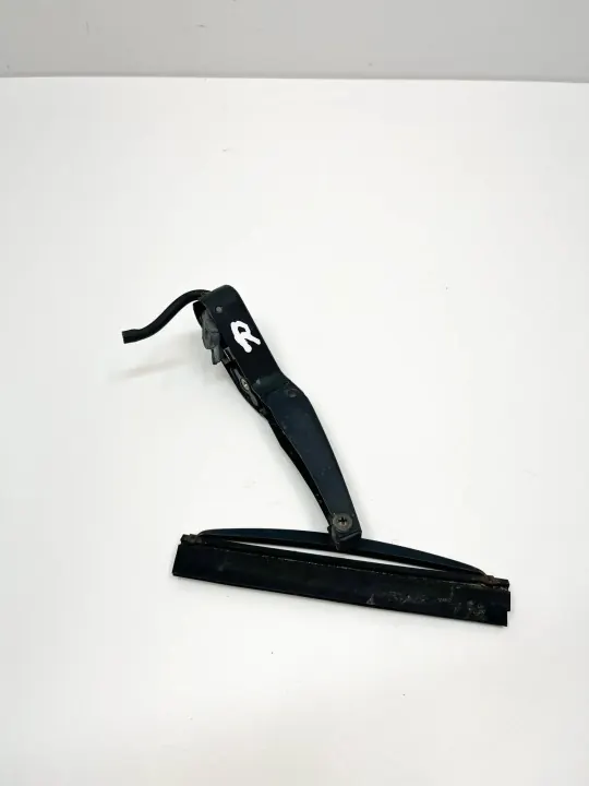 Oikea ajovalopesuri OEM A1298201844 Mercedes-Benzille image 5