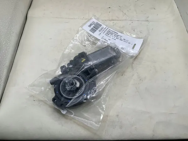 Fönstermotor Fram Vänster HYUNDAI SANTA FÉ II 824502B000 image 3