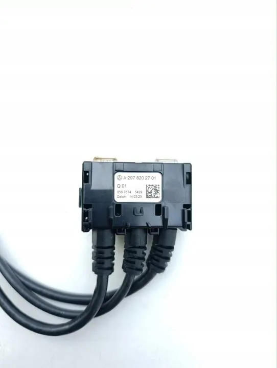 Mercedes EQS USB-aansluiting OEM A2978202701 - Gebruikt image 3