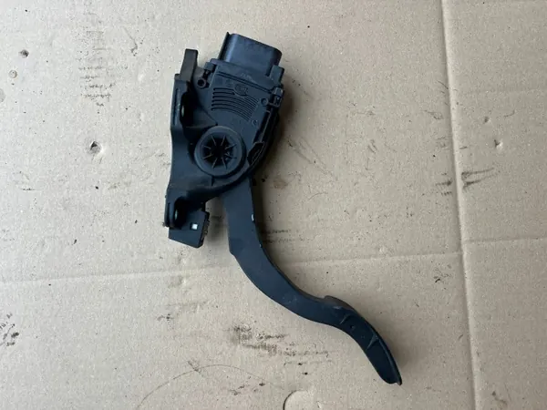 Volvo Kaasupoljinpotentiometri OEM 31329058 image 3
