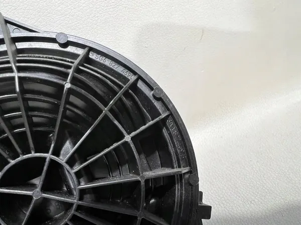 OEM 3C5827469J Kofferbakhendel voor VW Golf 6 image 8