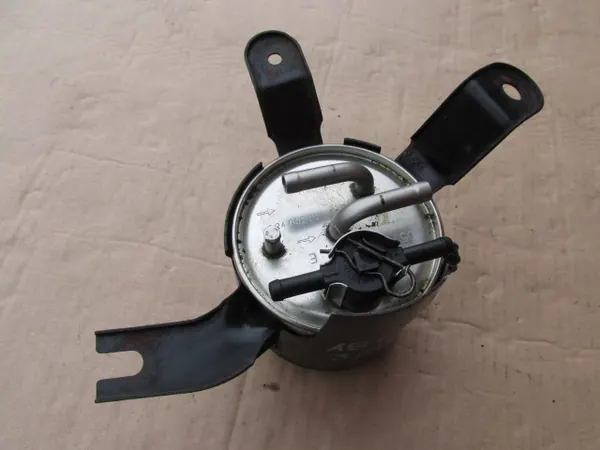 Audi A8 D3 3.0 TDI Bränslefilterhus 057127435E image 2