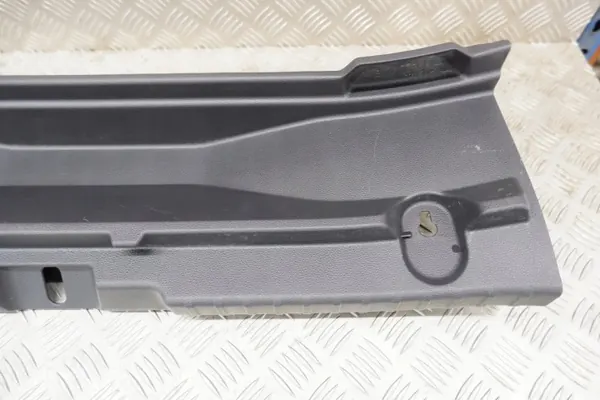 OEM 6471602160 Kofferbaksluiting afdekking voor Toyota Corolla E21 image 4