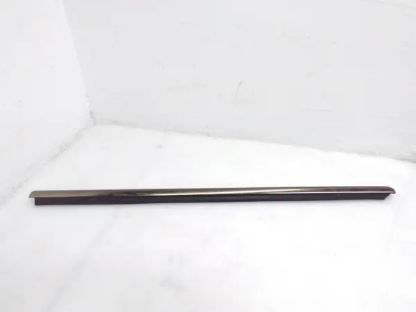 Joint de vitre arrière Mercedes E W124 OEM JUR249651 image 2