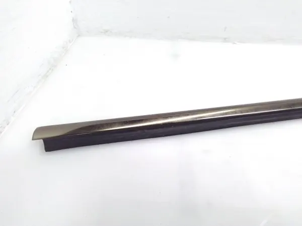 Joint de vitre arrière Mercedes E W124 OEM JUR249651 image 3