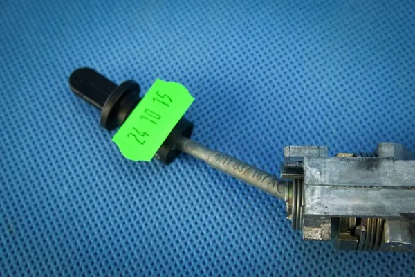 Audi A8 S8 4H Fahrerschloss-Einsatz OEM 4H1837167A image 4