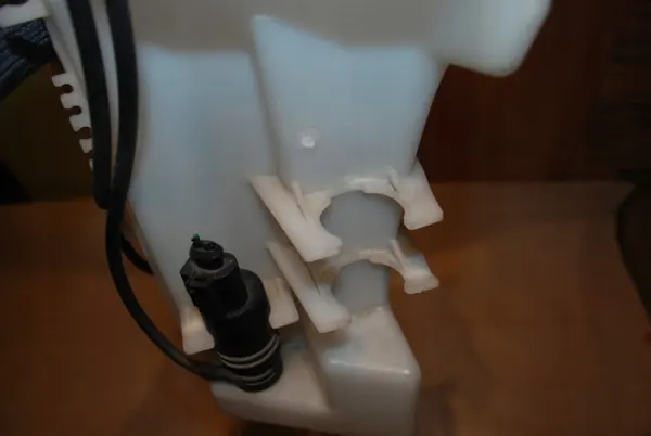 Depósito lavador OEM 20777307 para Chevrolet Captiva image 4