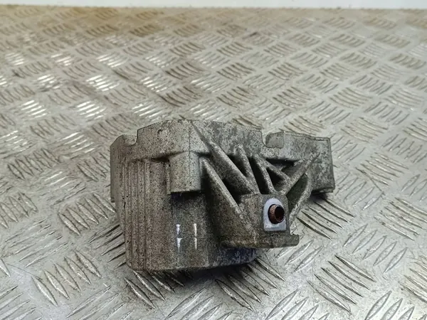 2022 KIA Sorento IV Support de compresseur AC image 1