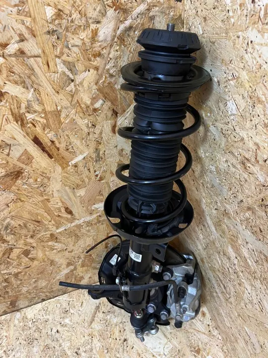 Amortisseur MacPherson Gauche Avant Toyota Yaris OEM 48520-0D660 image 5