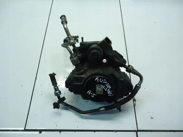 Injectiepomp Opel Antara 2.2CDTI OEM 25187376 image 2