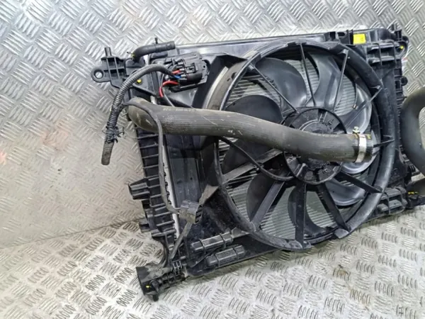Radiateur d'eau Ssangyong Tivoli 1.5 OEM 21310-37301 image 7