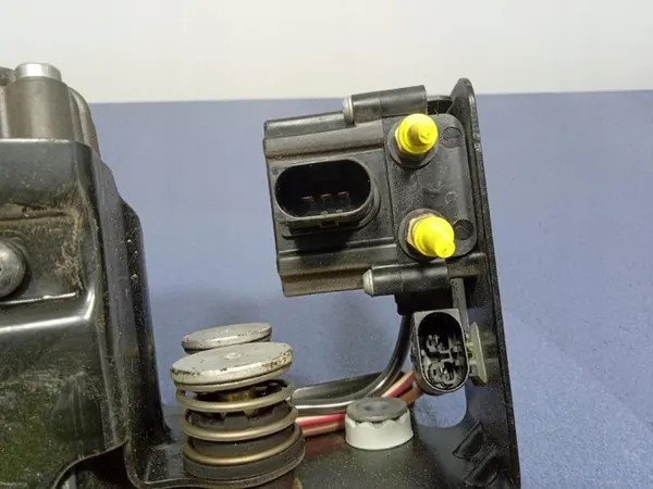Compresseur suspension air BMW OEM 6789450 image 6