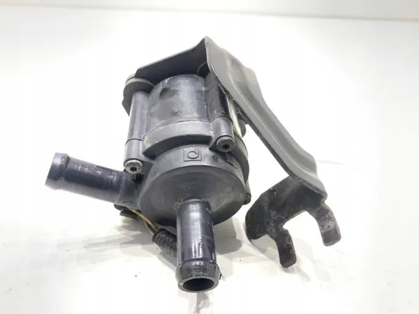 OEM GN11-8K577-AA vesipumppu Ford Transit Courier image 3
