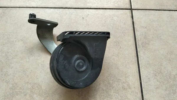 Volvo Toeter OEM 31349366 Rechterzijde Gebruikt image 2