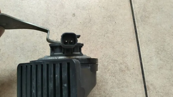 Volvo Toeter OEM 31349366 Rechterzijde Gebruikt image 3