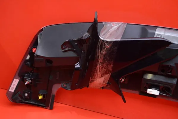 Toyota Yaris Cross Spoiler Stop-valo OEM 76891-0D020 image 5