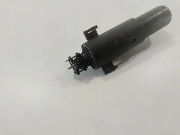 Linker ruitensproeier BMW 3 E90 E91 13037710 image 2