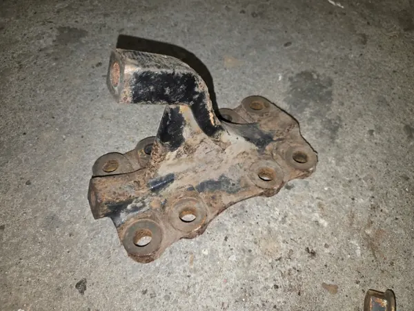 Reactiestangbeugel OEM 9413250509 voor Actros image 3