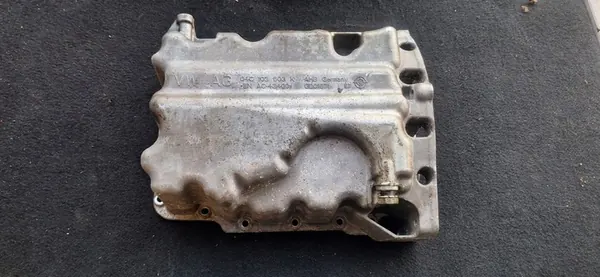 Oljetank 04C103603K VW UP MII CITIGO FABIA III 1.0 MPI image 3