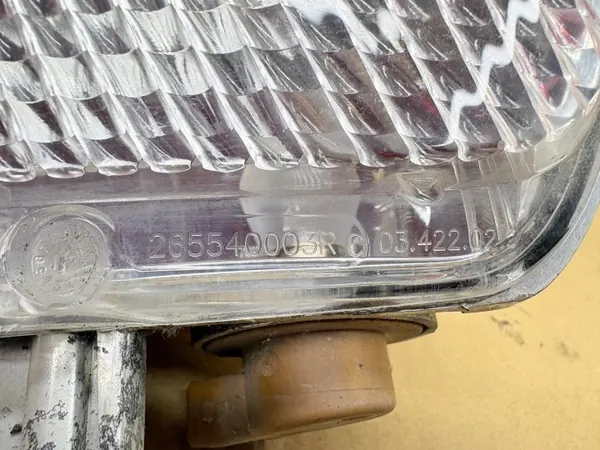 Renault Captur peräoikea peruutusvalo OEM 265540003R image 4